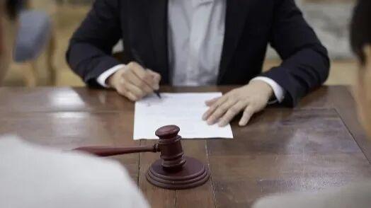 易操盘 天价路由器事件启示：要“签字负责”，不要“负责签字”